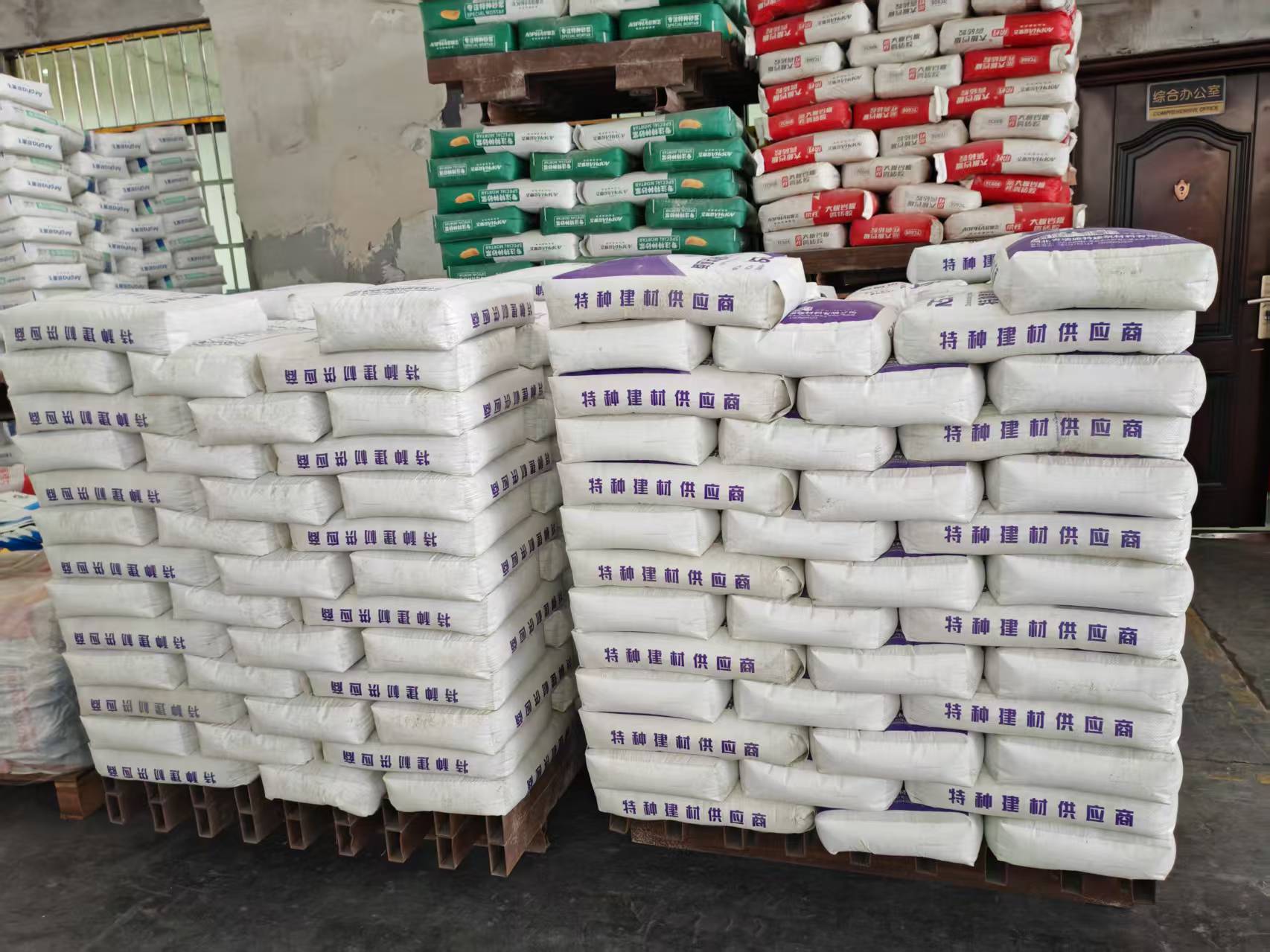 梁河拱顶带模注浆料